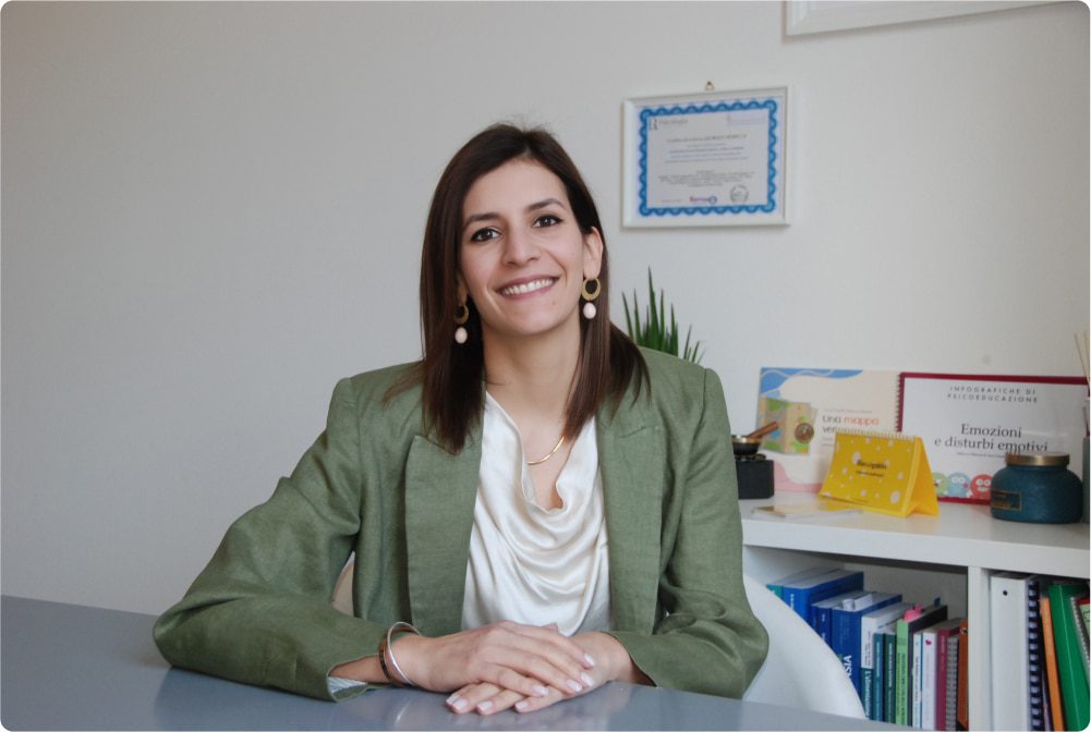 Foto di Rebecca Gilmozzi, psicologa psicoterapeuta nel suo studio di Bologna 